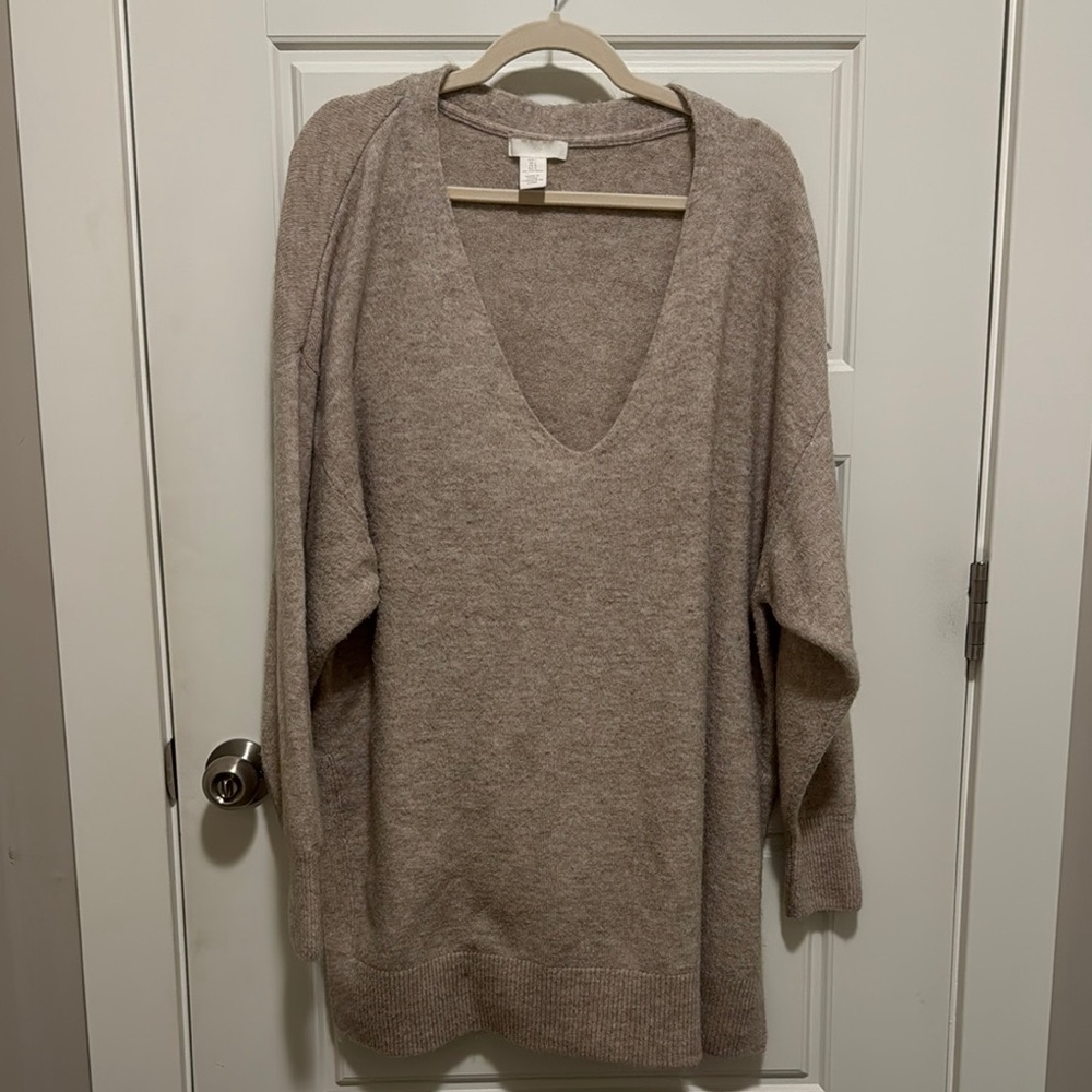 Cozy H&M Beige V-Neck Sweater